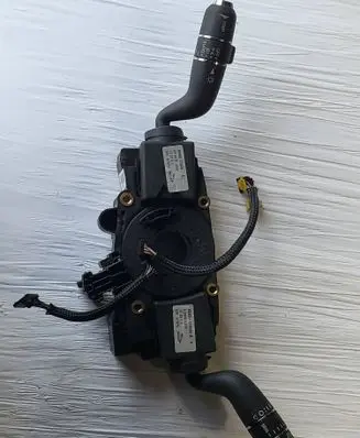 Wiper turn signal indicator stalk/switch