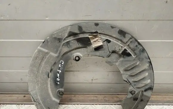 Chevrolet Camaro Front brake disc dust cover plate 22802366