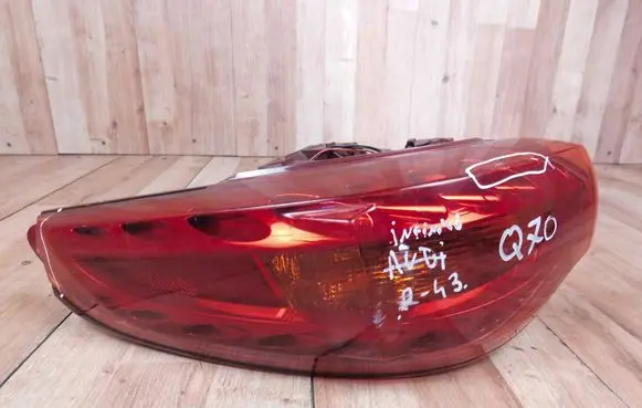 Infiniti QX70 S51 Rear/tail lights