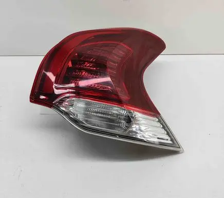 Peugeot 3008 I Rear/tail lights 9805510480
