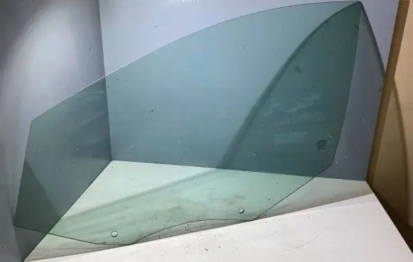 Volvo XC60 Front door window glass four-door 43R001106 E000186 DOT57M53AS2