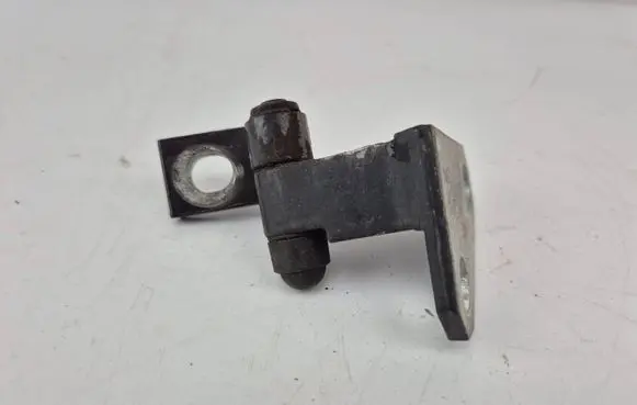 Volkswagen PASSAT B7 Front door upper hinge 3C0831401D
