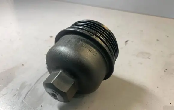 BMW 5 F10 F11 Oil filter cover 11428507685 8507685