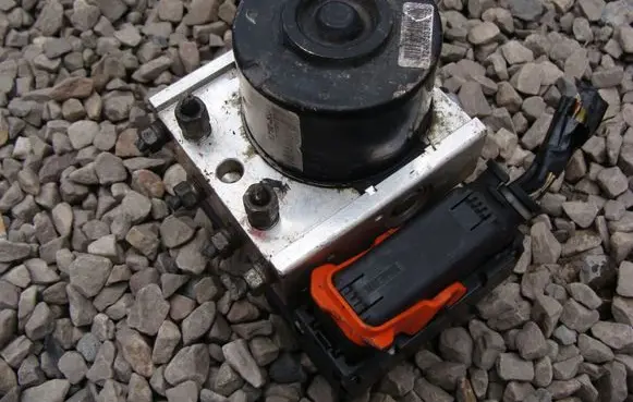Opel Agila B ABS Pump 06210908123