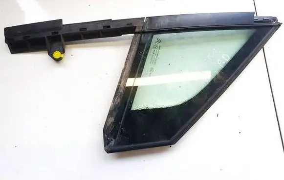 Citroen C5 Front door vent window glass four-door AS2