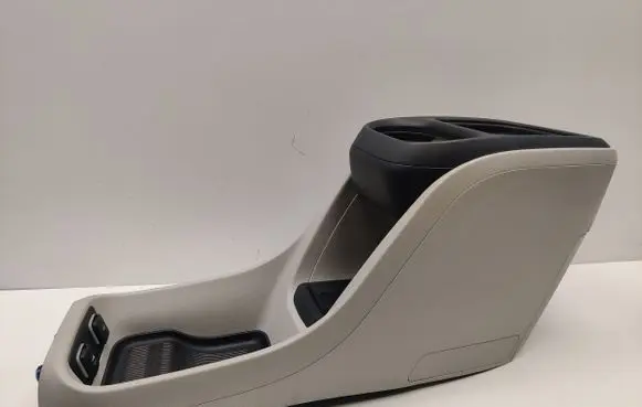 Chrysler Pacifica Center console 5RJ94TRMAA 5XF83TRMAA