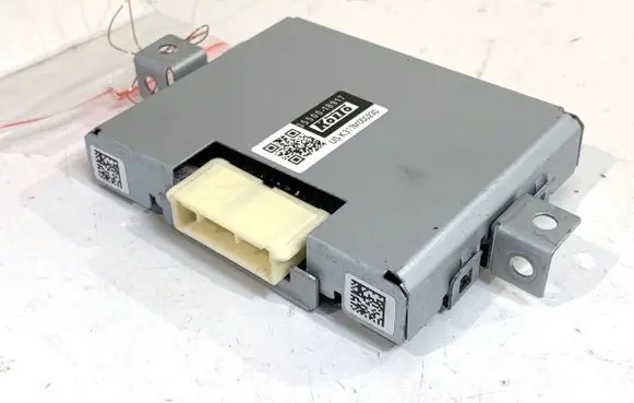 Toyota Avensis T270 Voltage converter/converter module 3550018917