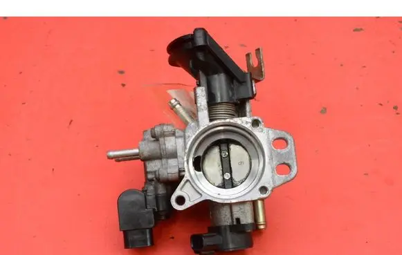 Toyota Yaris Verso Throttle body valve 222100J010