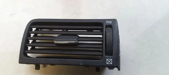 Toyota Avensis T250 Dash center air vent grill