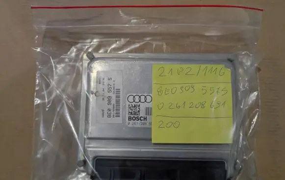Audi A4 S4 B6 8E 8H Engine control unit/module 8E0909557S