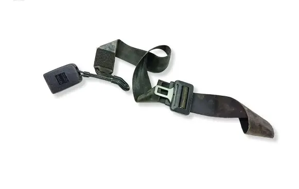Volkswagen Golf IV Middle seatbelt (rear) 1J0857487D