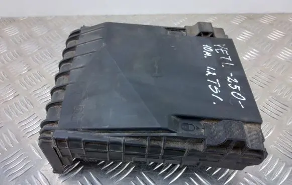 Skoda Yeti (5L) Fuse box set 1K0937125