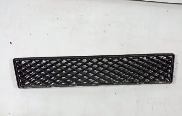 Mercedes-Benz GLK (X204) Front bumper lower grill A2048851723
