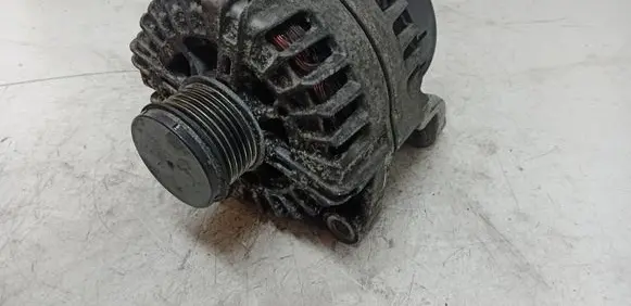 BMW 3 E90 E91 Generator/alternator 8507624 2608669D
