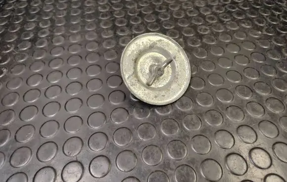 Peugeot 4008 Spare wheel bolt 