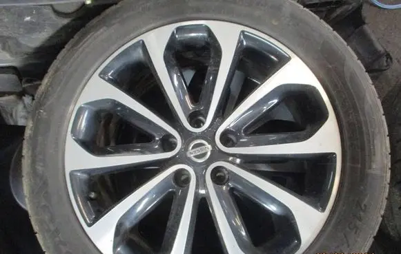 Nissan Qashqai R18 alloy rim 