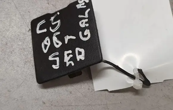 Rear bumper row hook cap/cover