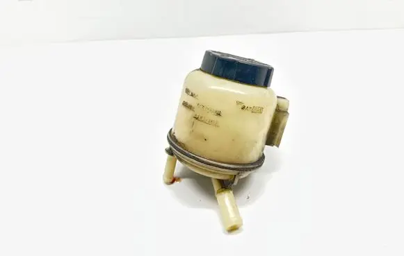 Nissan Murano Z50 Brake fluid reservoir 
