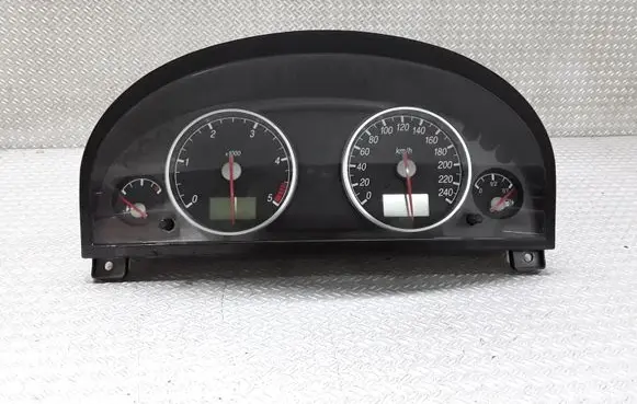 Ford Mondeo Mk III Speedometer (instrument cluster) 1S7F10841