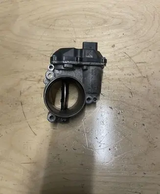 Volkswagen Transporter - Caravelle T6 Electric throttle body valve 04L128063K