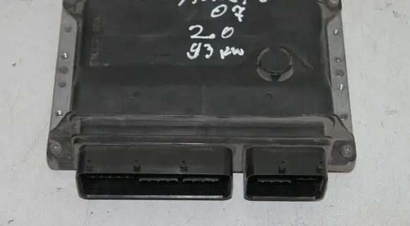 Toyota Auris 150 Engine control unit/module 8966102D81