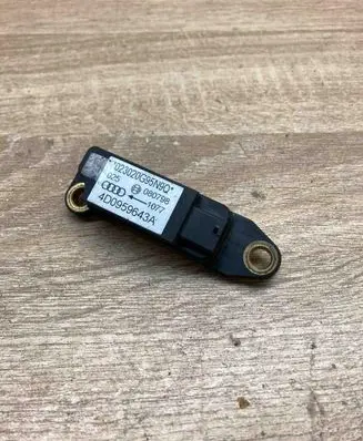 Audi A8 S8 D2 4D Airbag deployment crash/impact sensor 4D0959643A