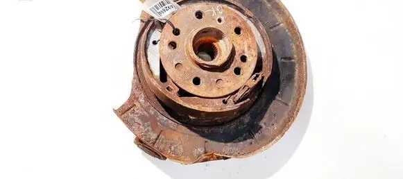 Rear wheel hub