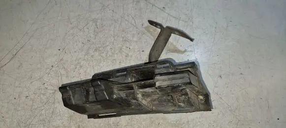 Mercedes-Benz E W212 Front bumper mounting bracket A2128852365