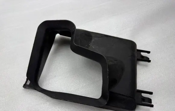 Audi RS3 Intercooler air channel guide 8V0121673A 8V0121673