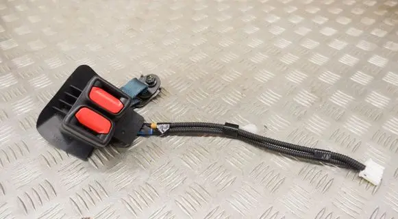 Lexus ES 250 - 300 - 330 Rear seatbelt buckle 7347033250