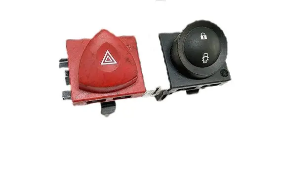 Renault Clio III Hazard light switch 8200095493