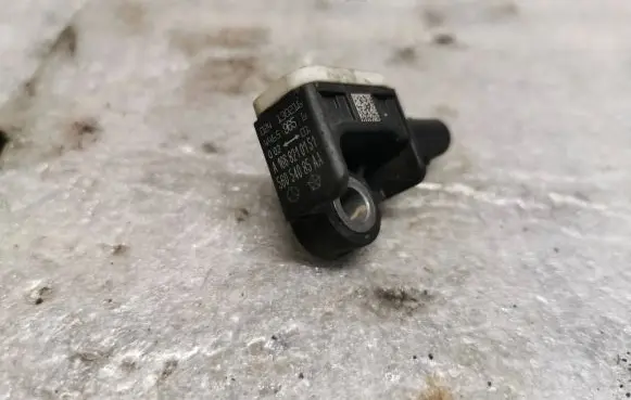 Mercedes-Benz B W246 W242 Airbag deployment crash/impact sensor A1668210151 56054085AA 4465965
