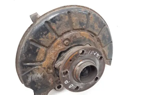 Volkswagen PASSAT B7 Front wheel hub