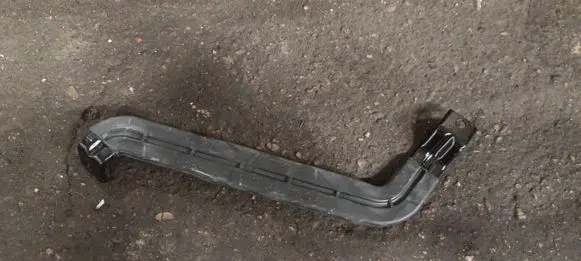 BMW 3 E90 E91 Battery bracket 7549425