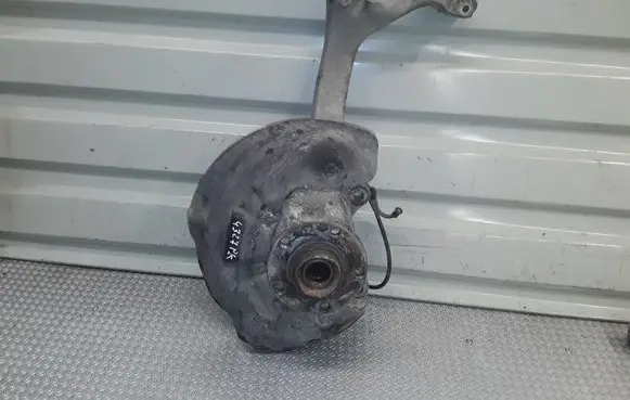 Audi A6 S6 C6 4F Front wheel hub spindle knuckle 