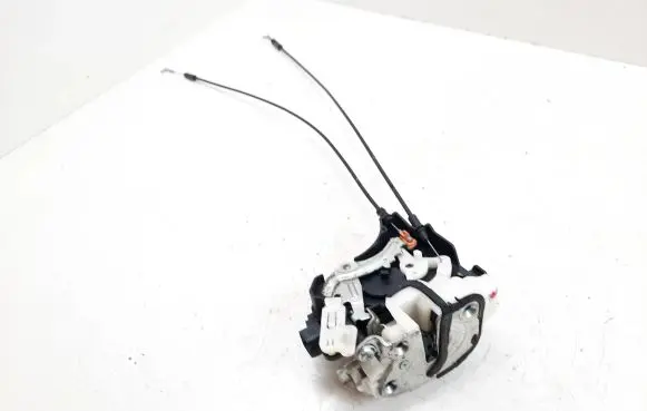 Mitsubishi Lancer VIII Rear door lock