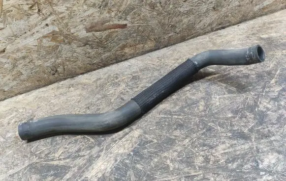 Cadillac SRX Engine coolant pipe/hose 15922064
