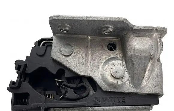 Mercedes-Benz Sprinter W907 W910 Rear door lock A9107400000