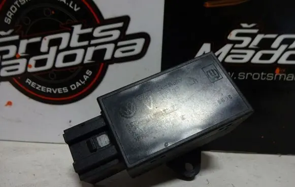Volkswagen Touran I Seat control module 7L0959772D