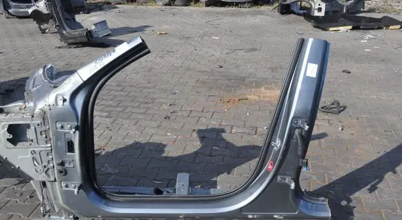 Volvo S90, V90 Side car body part 