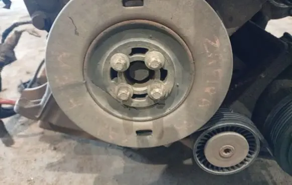 Opel Zafira B Crankshaft pulley 55196301
