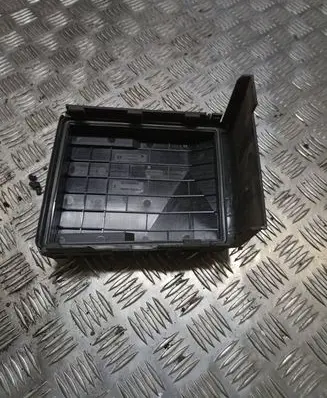 Volkswagen Touran I Fuse box cover 1K0937132F