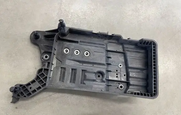 Audi Q3 F3 Battery bracket 5QF915331C