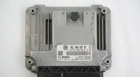Volkswagen Tiguan Engine control unit/module 06J906027BT 0261S06914