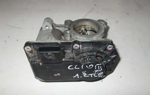 Renault Clio III Throttle valve 8200570865E