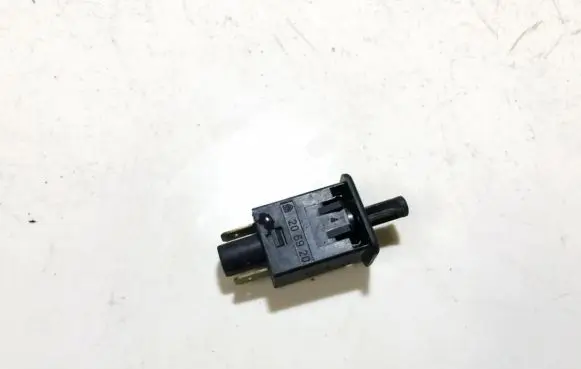 Opel Omega B1 Front door sensor 90033510