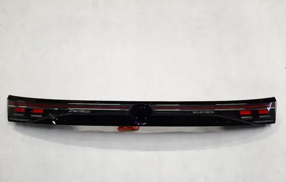 Volkswagen PASSAT B8 Tailgate rear/tail lights 3J0945307