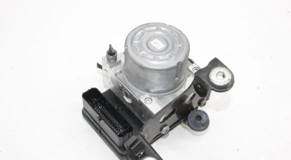 Land Rover Discovery Sport ABS Pump GJ322C405AF