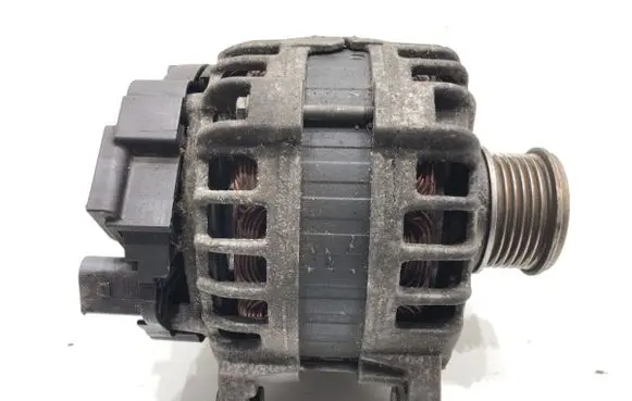Volkswagen Golf VII Generator/alternator 04L903021G