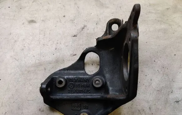 Volkswagen Transporter - Caravelle T4 Fuel pump bracket 074130147C